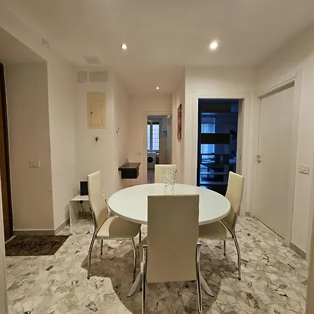 Be Your - Isabella Bright Rome