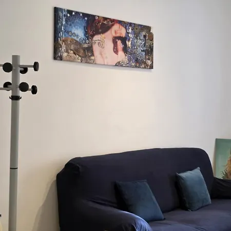 Be Your - Isabella Bright Rome